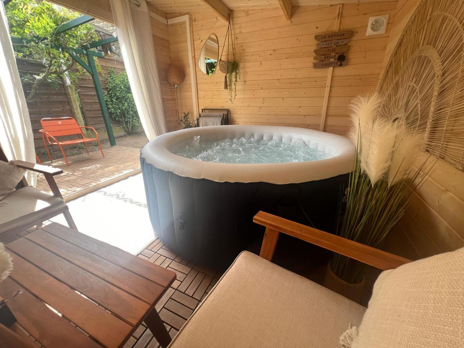 Escale Cosy A Pontoise Jacuzzi Et Terrasse Apartman Kültér fotó